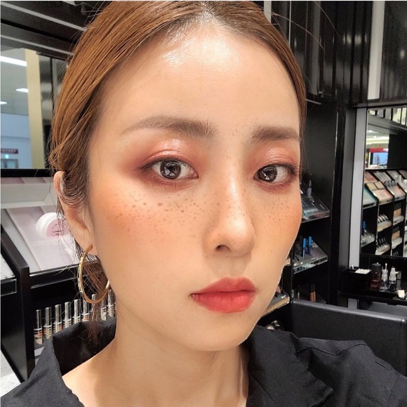 🌟LE🌟MAC Travel Exclusive Eyeshadow x 8- 18k Rose Gold - Picture 9 of 15